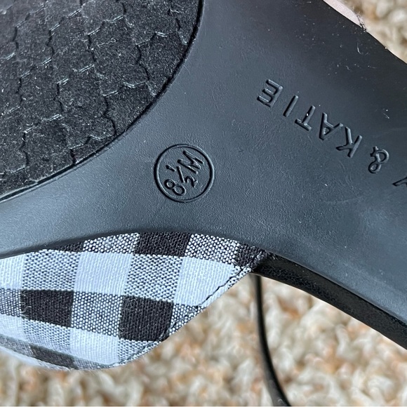 Black and White thick Heel comfortable fit - Picture 5 of 5